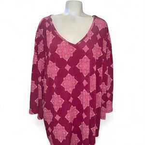 EVRI Burgundy Patterned Top with cinched shoulder detail and flowy sleeves 2X